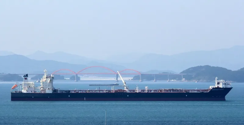 LAMBADA SPIRIT Tanker IMO 9637698 photo 6
