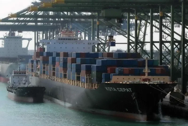 KOTA CEPAT Container Ship IMO 9638977 photo 3