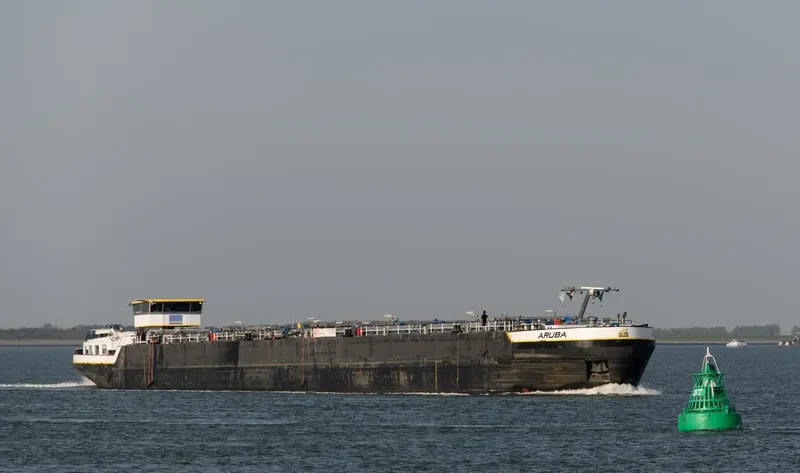 ARUBA Tanker IMO 9638989 photo 4