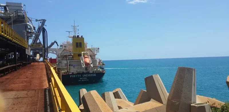 PRETTY UNIVERSE Bulk Carrier IMO 9639775 photo 2