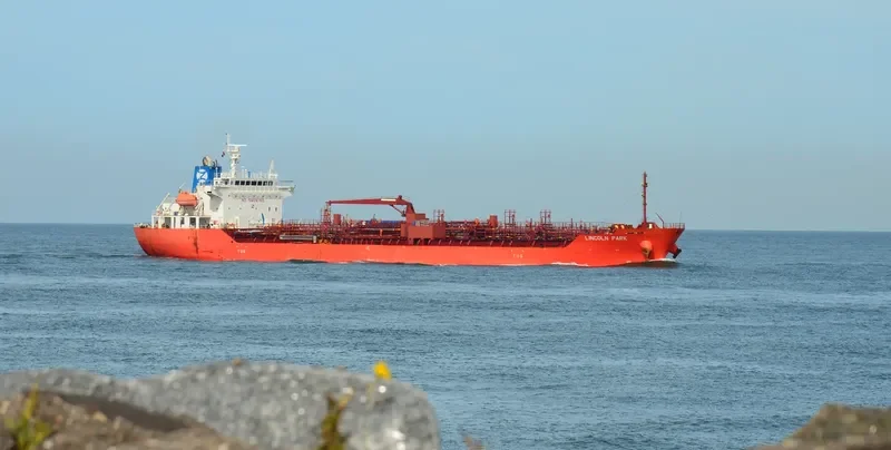 LINCOLN PARK Tanker IMO 9640097 photo 2