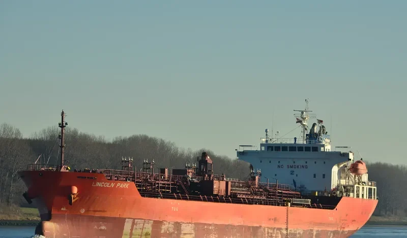 LINCOLN PARK Tanker IMO 9640097 photo 4