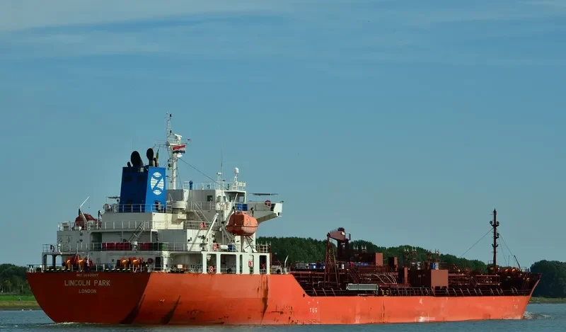 LINCOLN PARK Tanker IMO 9640097 photo 6