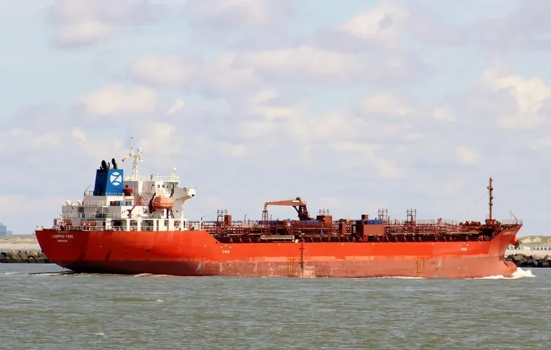 LUMPHINI PARK Tanker IMO 9640114 photo 4