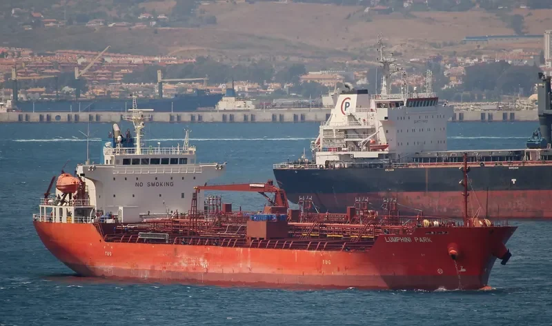 LUMPHINI PARK Tanker IMO 9640114 photo 10