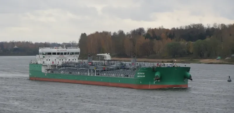 CONSTRUCTOR ZHIVOTOVSKY Tanker IMO 9640580 photo 4