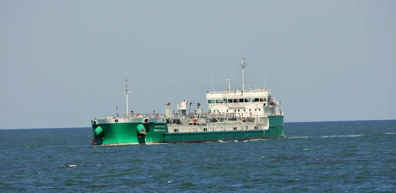 CONSTRUCTOR ZHIVOTOVSKY Tanker IMO 9640580 photo 8