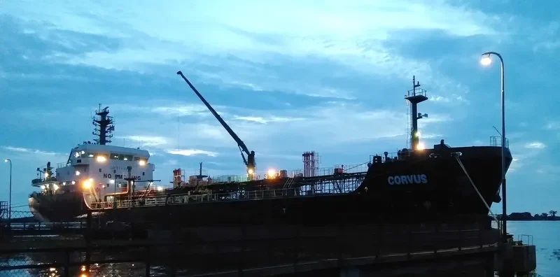 CORVUS Tanker IMO 9641493 photo 2