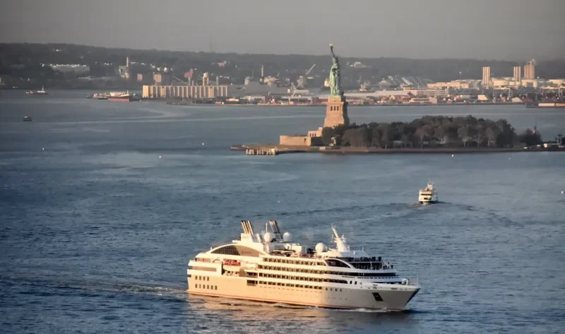LE SOLEAL Passenger Ship IMO 9641675 photo 8