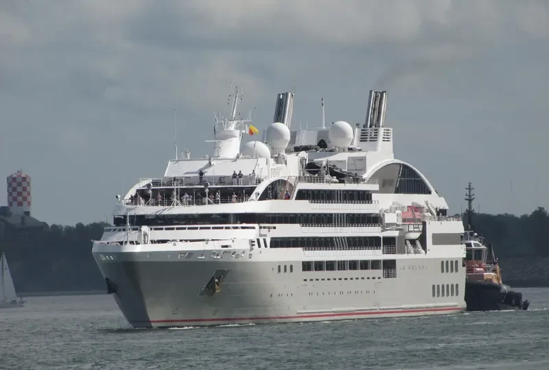 LE SOLEAL Passenger Ship IMO 9641675 photo 9