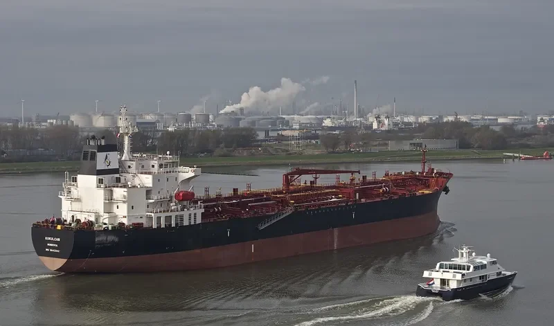 KUKULCAN Tanker IMO 9642942 photo 4