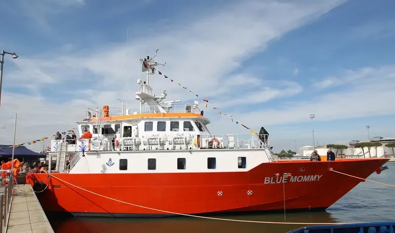 BLUE MOMMY Offshore Vessel IMO 9643740