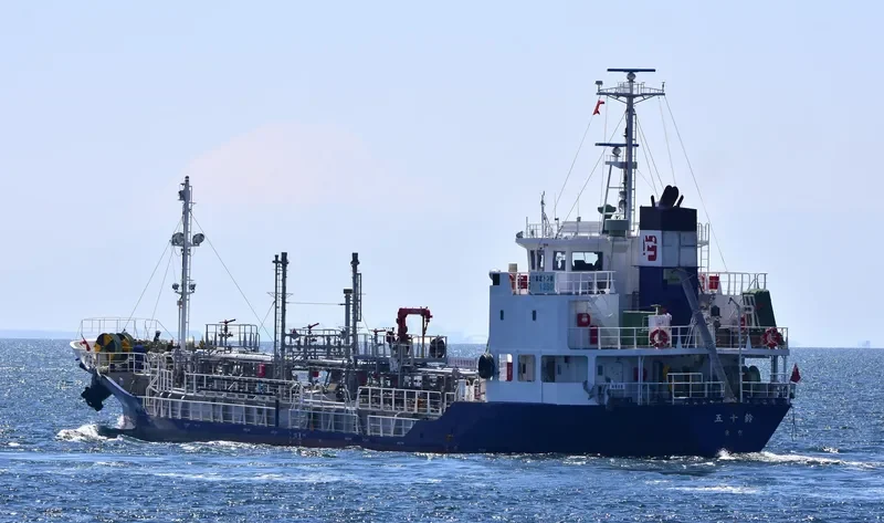 ISUZU Tanker IMO 9644093 photo 9