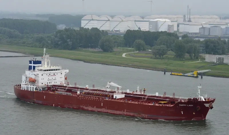 HAPPY LADY Tanker IMO 9644225 photo 3