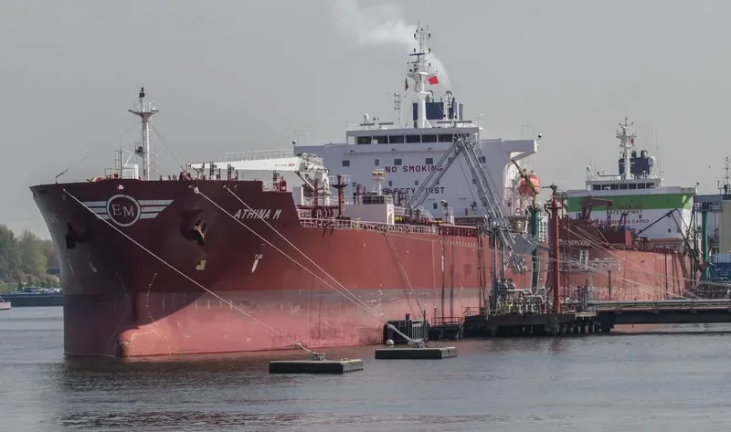 ATHINA M Tanker IMO 9644237 photo 2