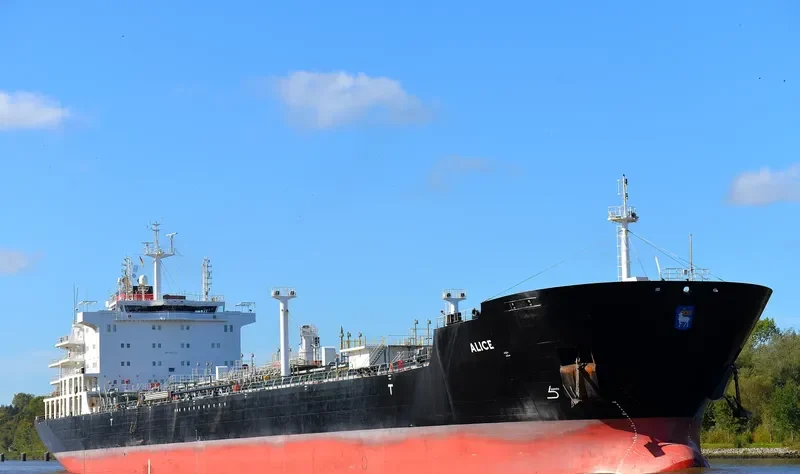 LADY MARIELLA Tanker IMO 9644433 photo 9