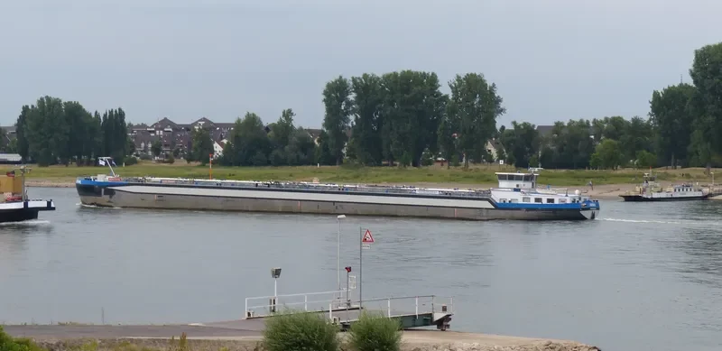 REINIE Tanker IMO 9645334 photo 7