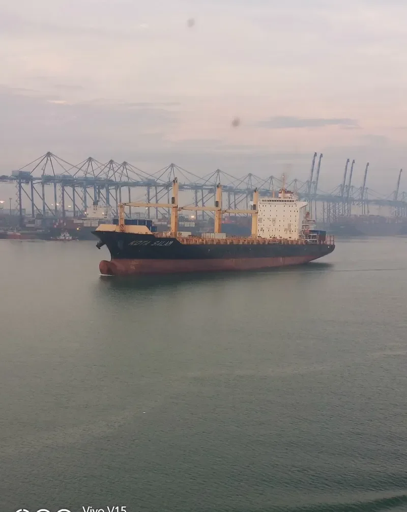 KOTA SALAM Container Ship IMO 9645475 photo 3
