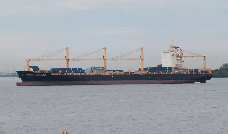 KOTA SALAM Container Ship IMO 9645475 photo 5