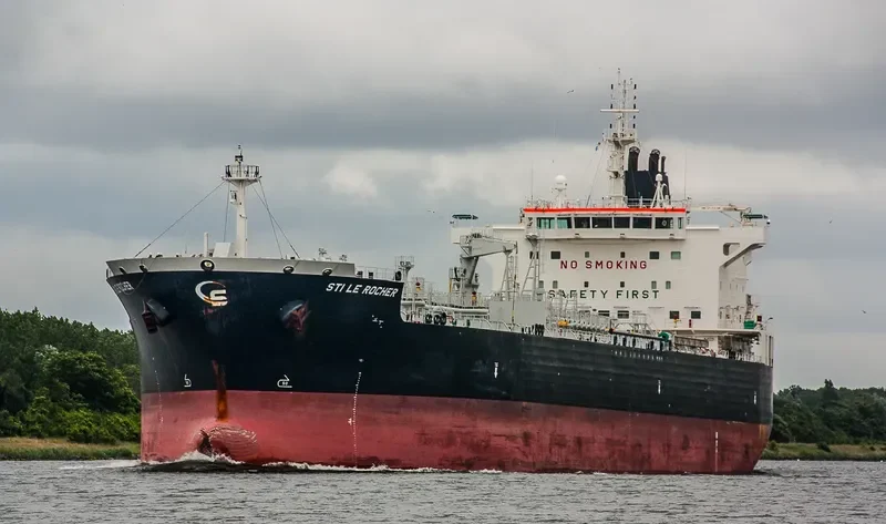 STI LE ROCHER Tanker IMO 9645762 photo 9