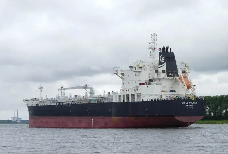 STI LE ROCHER Tanker IMO 9645762 photo 10