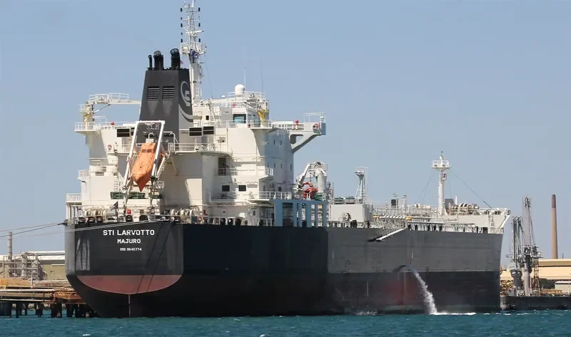STI LARVOTTO Tanker IMO 9645774 photo 9