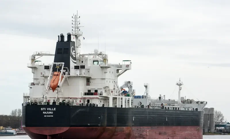 STI VILLE Tanker IMO 9645798 photo 2