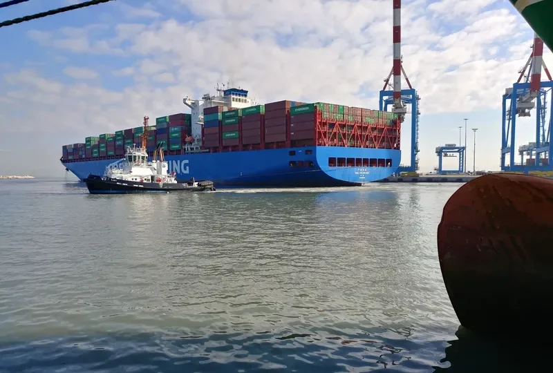CSCL YELLOW SEA Container Ship IMO 9645906 photo 6