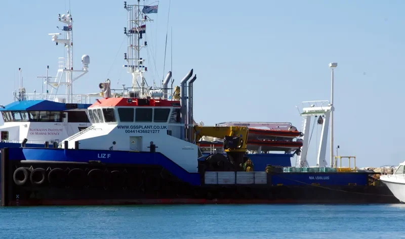 LIZ F General Cargo IMO 9646560 photo 2