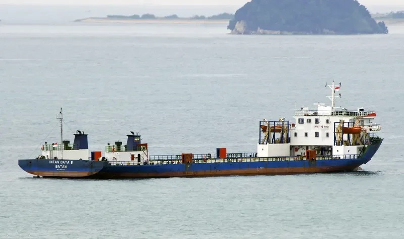 INTAN DAYA 6 General Cargo IMO 9647253 photo 2