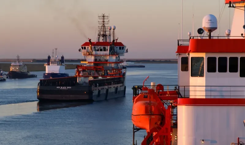 HOS BLACK ROCK Offshore Vessel IMO 9647708 photo 3