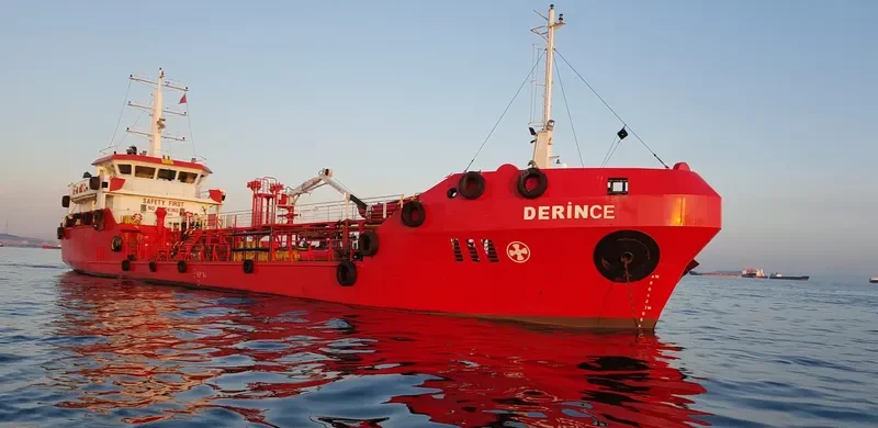 DERINCE Tanker IMO 9647942 photo 5