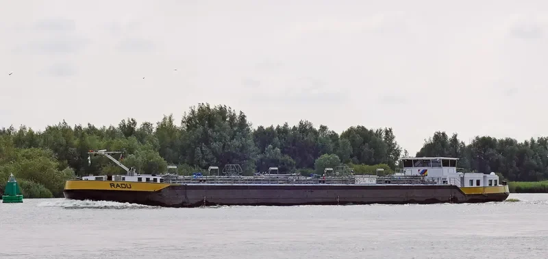 DIFF Tanker IMO 9648300 photo 5