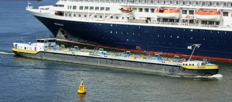 DIFF Tanker IMO 9648300 photo 6
