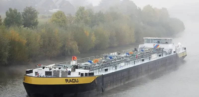 DIFF Tanker IMO 9648300 photo 9