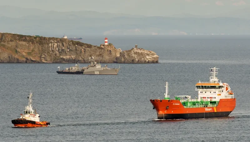 RN PRIMORYE Tanker IMO 9650004 photo 3