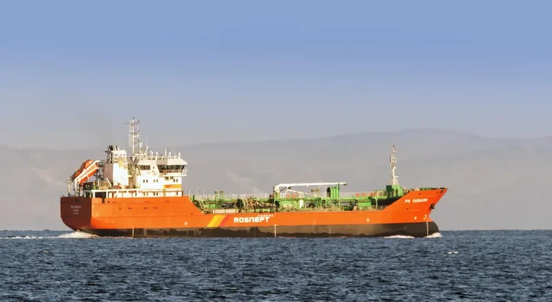 RN SAKHALIN Tanker IMO 9650016 photo 6