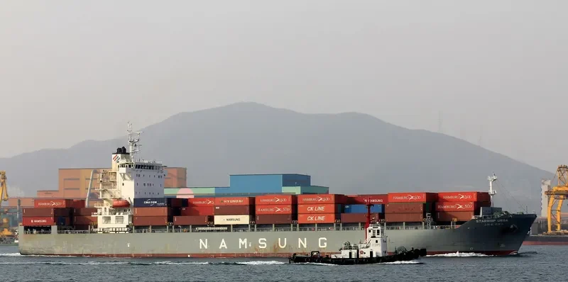 STARSHIP URSA Container Ship IMO 9650078 photo 5