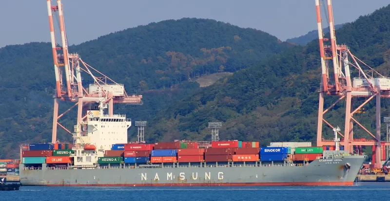STARSHIP URSA Container Ship IMO 9650078 photo 7