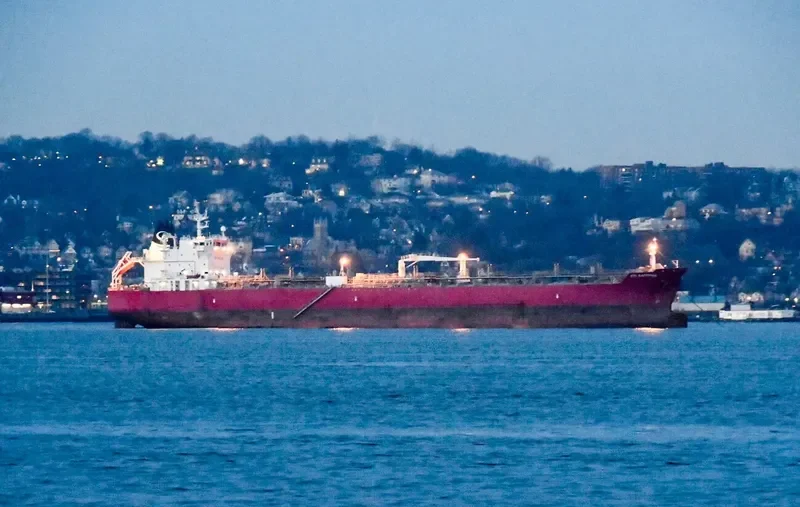 PIONEROS Tanker IMO 9650573 photo 9
