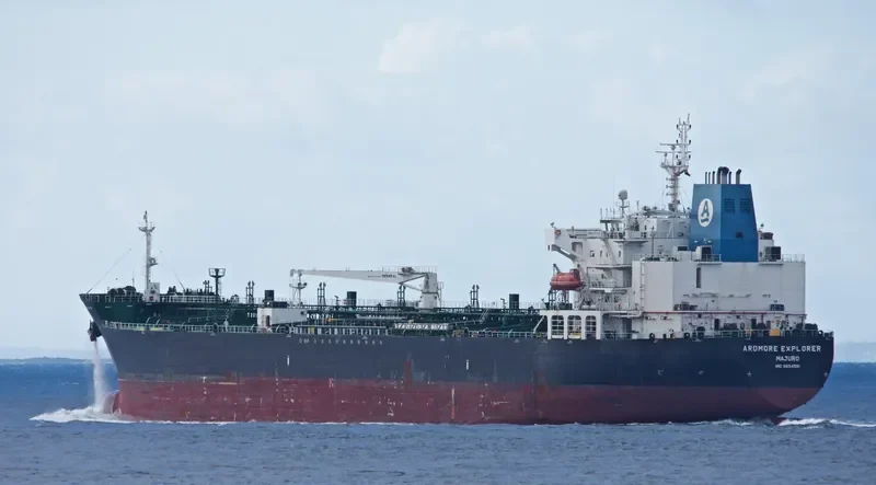 ARDMORE EXPLORER Tanker IMO 9654581 photo 4