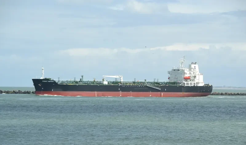 ARDMORE ENGINEER Tanker IMO 9654787 photo 3