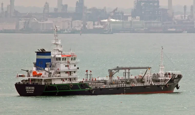 DEMURE Tanker IMO 9654919 photo 4