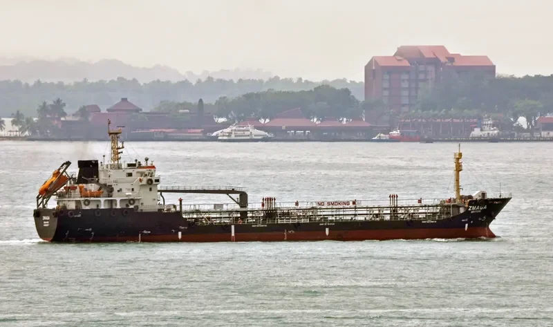 GOLDEN JUBILEE Tanker IMO 9655377 photo 3