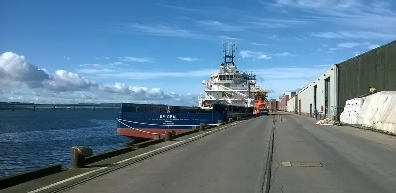 UP OPAL Offshore Vessel IMO 9655494 photo 4