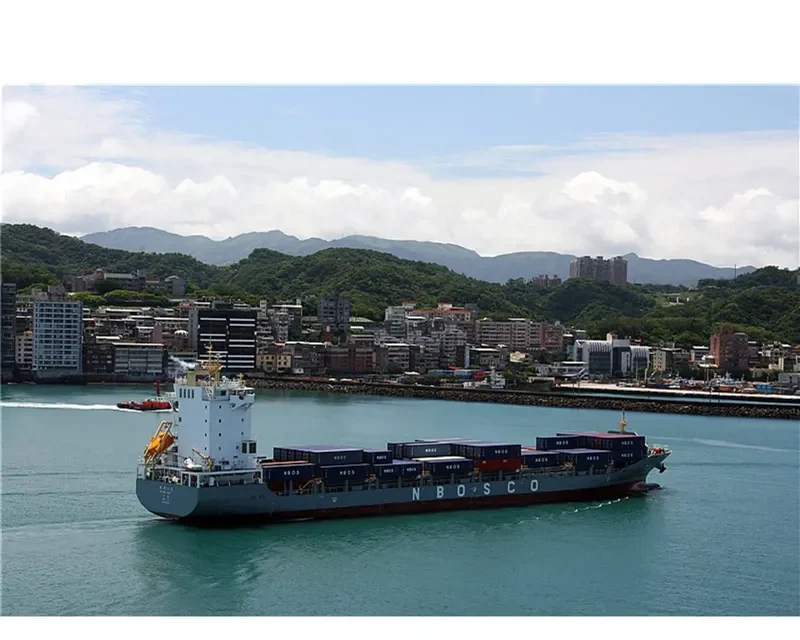 XIN MING ZHOU 18 Container Ship IMO 9656307 photo 4