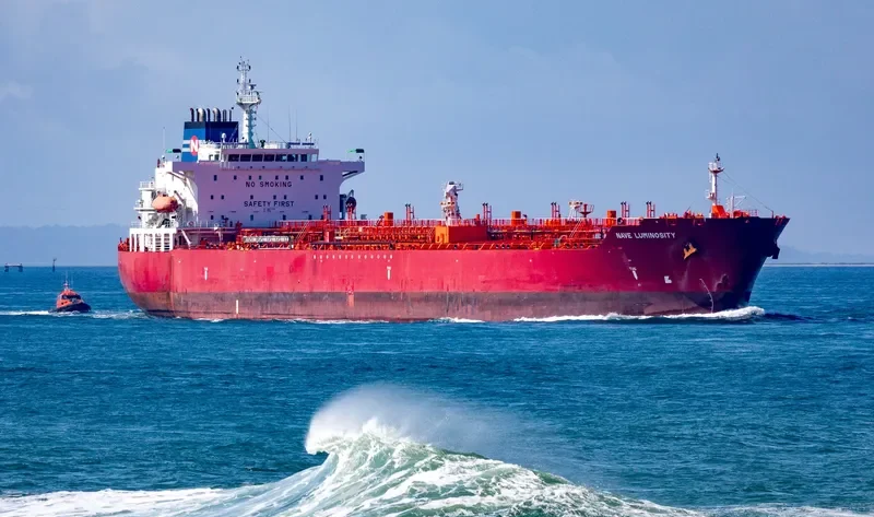 NAVE LUMINOSITY Tanker IMO 9657040 photo 2