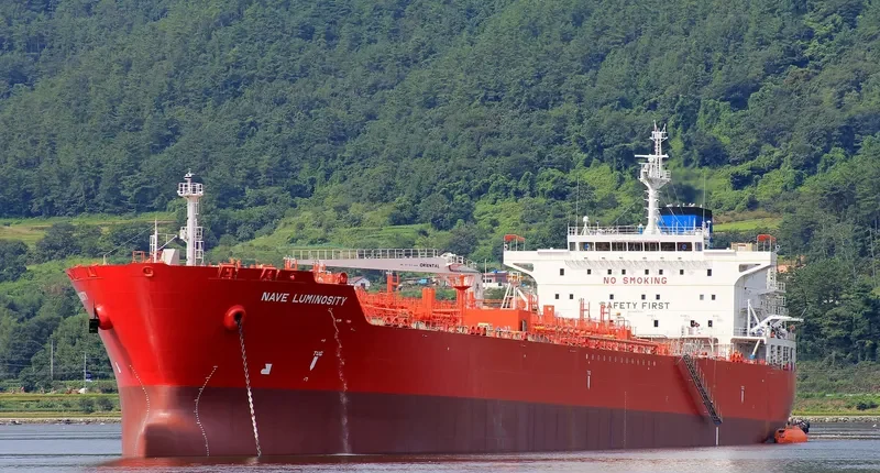 NAVE LUMINOSITY Tanker IMO 9657040 photo 10