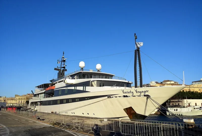VARIETY VOYAGER Passenger Ship IMO 9657090 photo 6