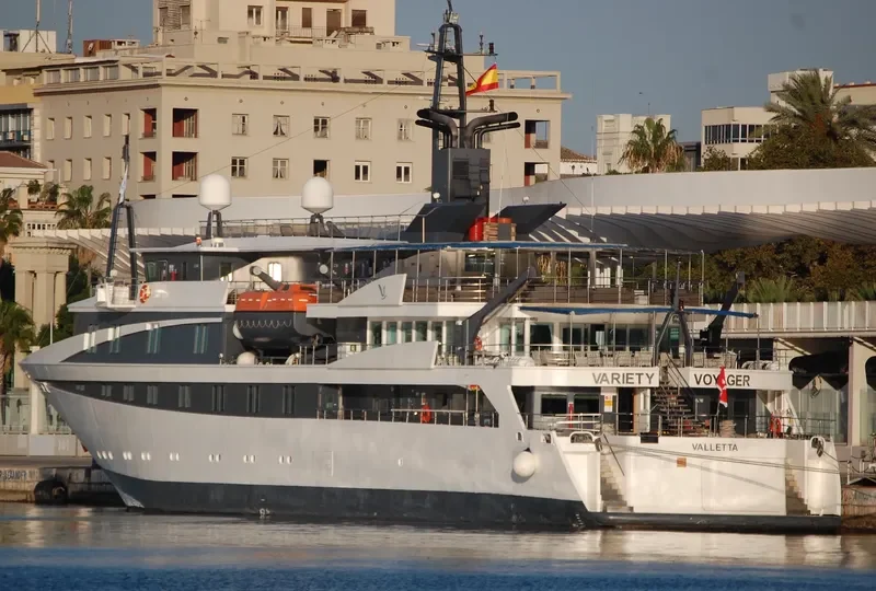 VARIETY VOYAGER Passenger Ship IMO 9657090 photo 7
